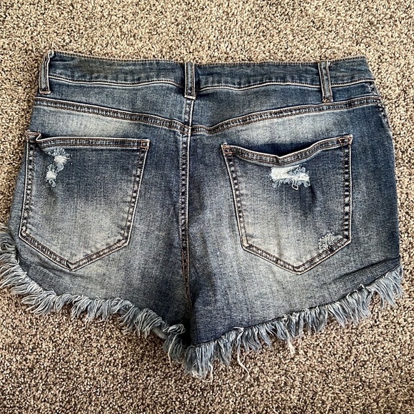 Size 10 jean shorts - Picture 3 of 3